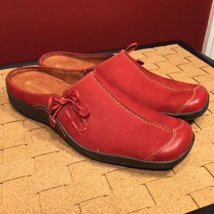 Naturalizer Red Suede Mule 8N
